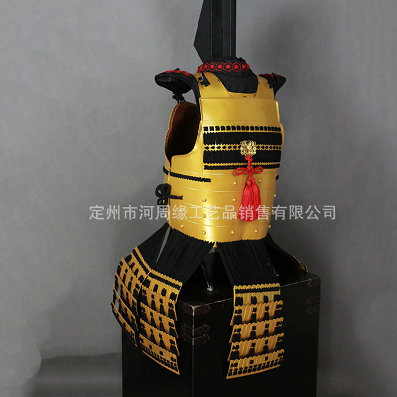 Customized Life-Size Golden Japanese-Style Armor and Helmet Film Prop, Wearable Iron Display Ornament - Image 2