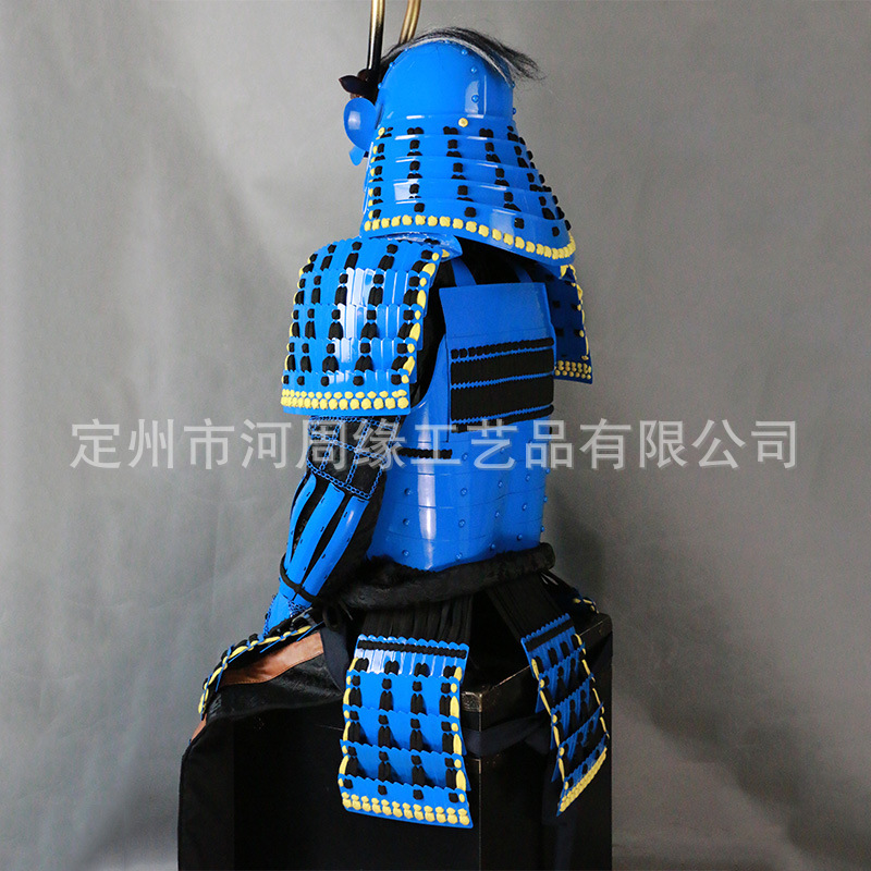 Customized Japanese Samurai Kabuto Helmet Wearable Iron Replica with Blue Horn Crest - Image 4