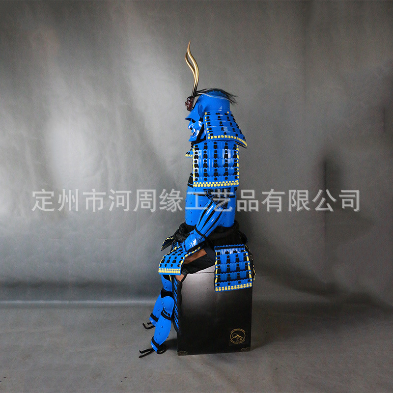 Customized Japanese Samurai Kabuto Helmet Wearable Iron Replica with Blue Horn Crest - Image 3
