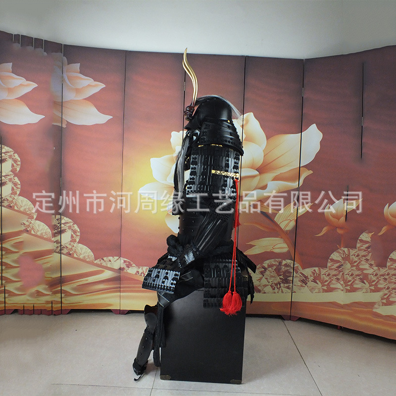 Black Japanese Samurai Armor Film & TV Prop Display Suit, Iron Construction, Wooden Box Packaging - Image 4