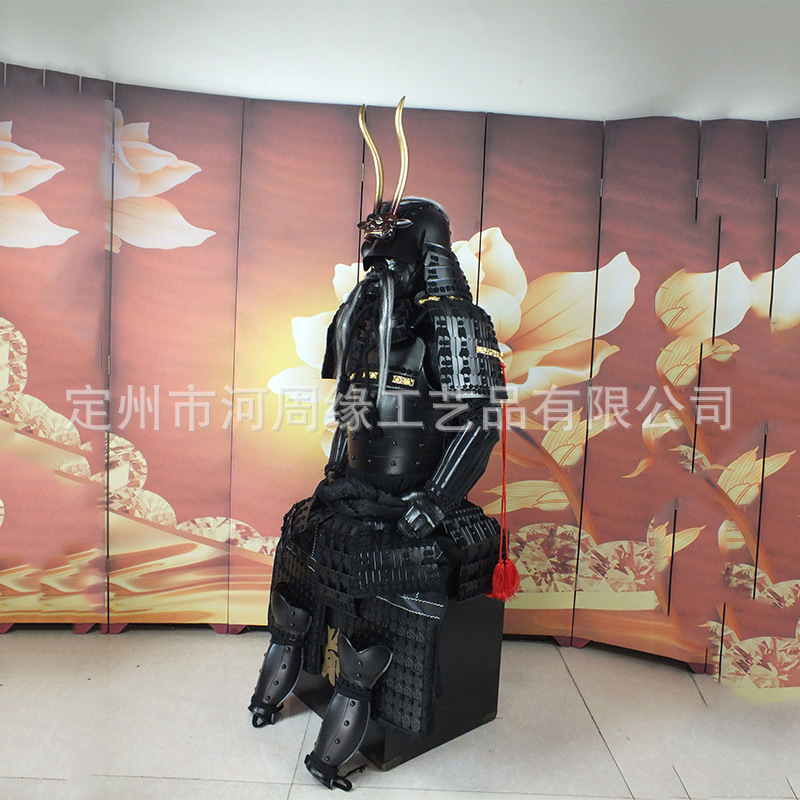 Black Japanese Samurai Armor Film & TV Prop Display Suit, Iron Construction, Wooden Box Packaging - Image 3