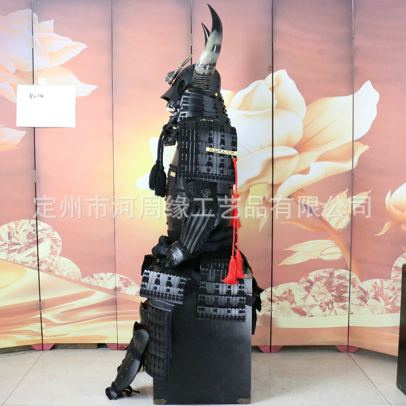 Japanese-style Black Iron Wearable Armor Replica Film and Television Prop - Image 3