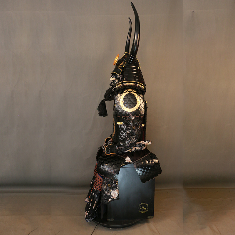 Wearable Japanese Samurai Kabuto Helmet Replica, Iron Construction, Film Prop and Display Decoration - Image 3