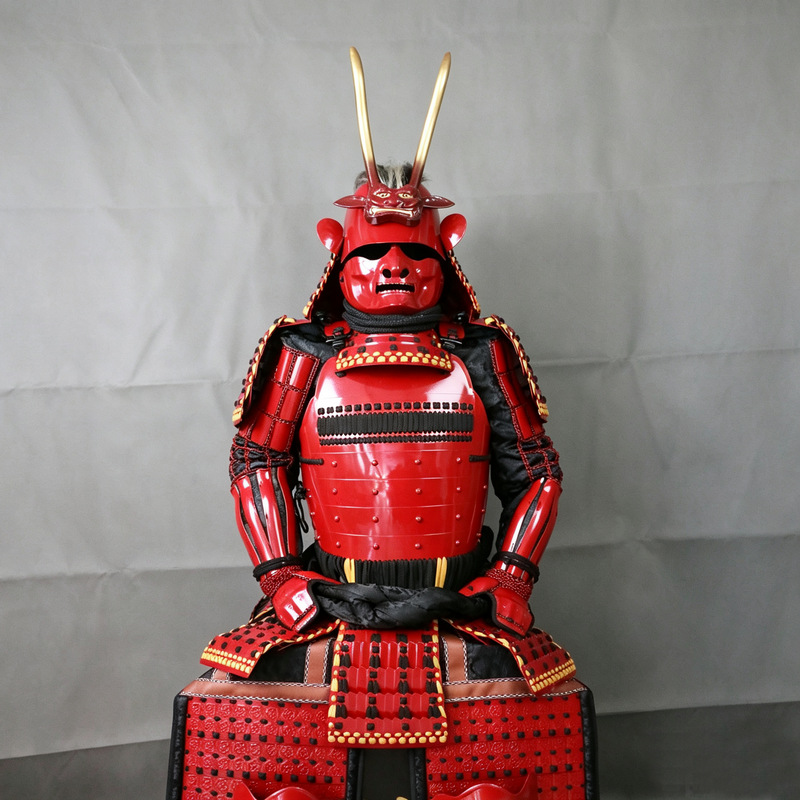 Japanese-Style Red Samurai Armor Set with Black and Gold Rope Waistband and Golden Horns - Image 3