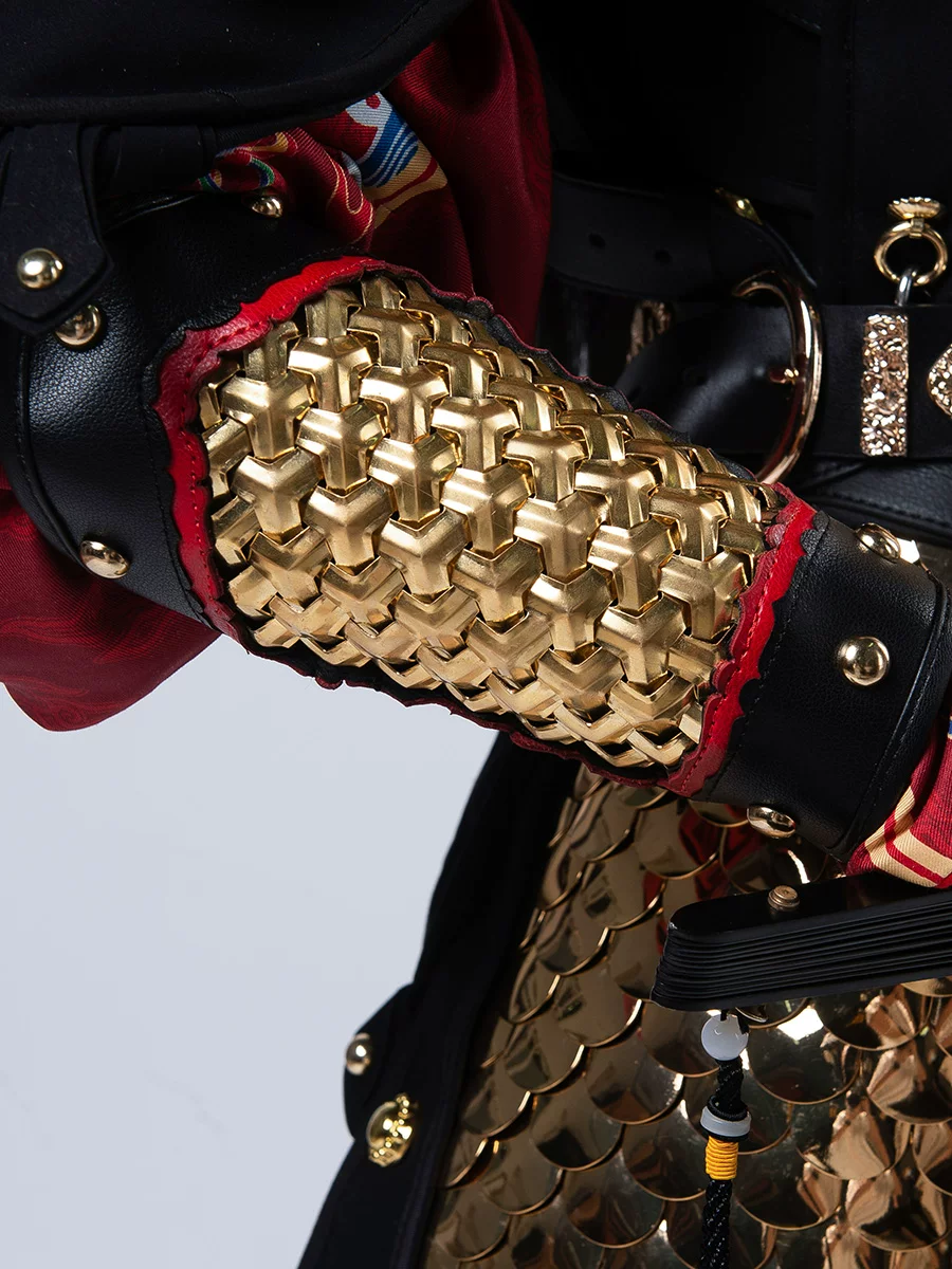 Ming Mountain-Pattern Arm Guards – Gold Chainmail Bracers for Feiyufu & Hanfu - Image 4