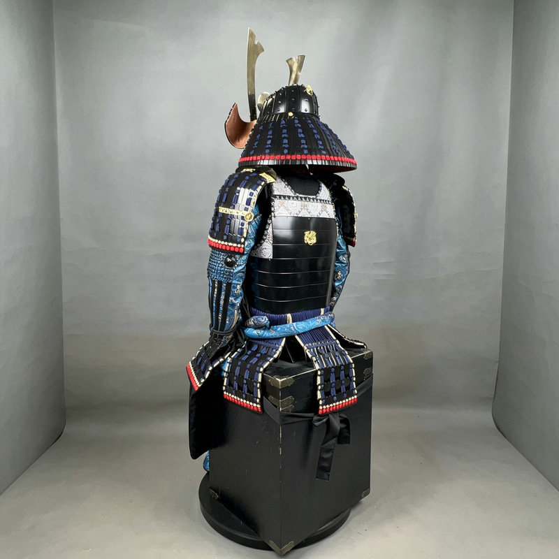 Japanese General's Full-Body Armor Replica, Blue Silk Do-maru-style Samurai Armor for Display - Image 4