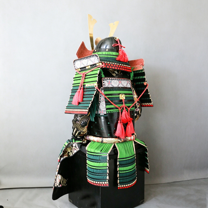 Handmade Iron Japanese Samurai Armor Model Ornament with Wooden Box, Classical Tea Room and Izakaya Display Decor - Image 3