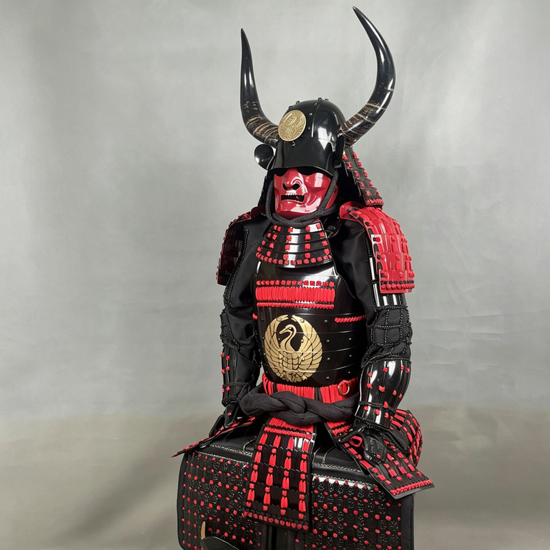 Black and Red Horned Japanese Samurai Armor Replica, Large Decorative Display Prop for Restaurants, Clubs and Stage Role-Play - Image 4