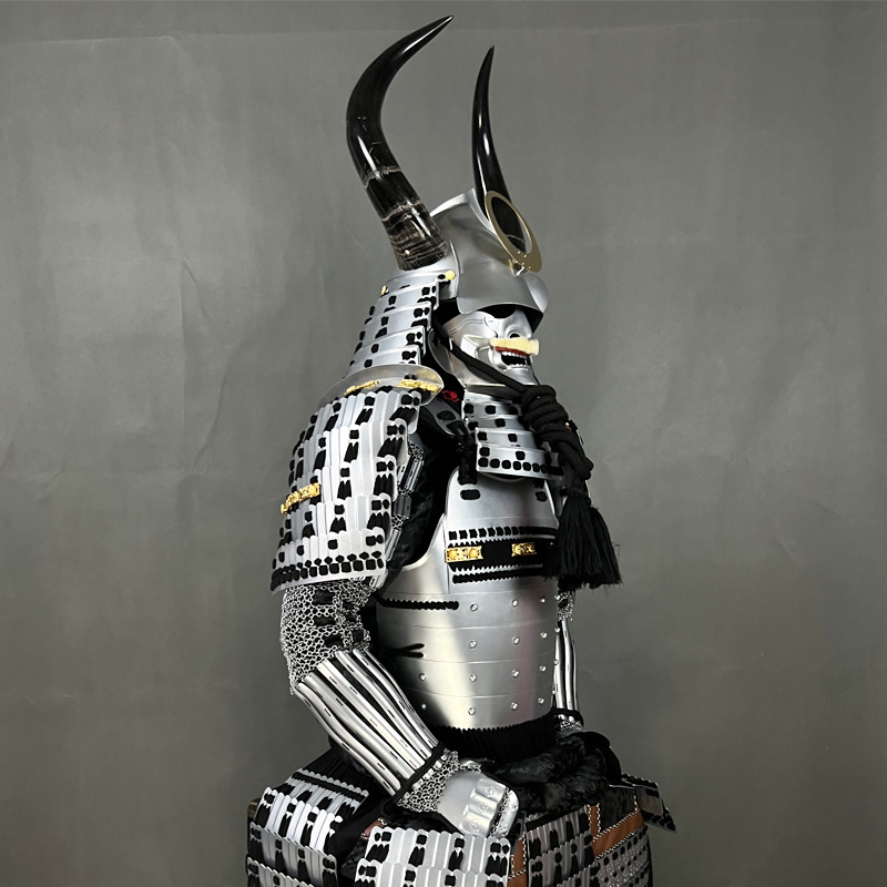 Custom-Made Wearable Japanese Samurai Armor Set with Kabuto Helmet, Warring States General Style, Gold Finish - Image 2