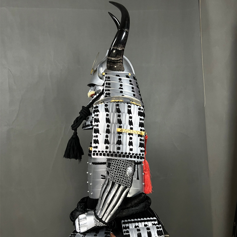 Custom-Made Wearable Japanese Samurai Armor Set with Kabuto Helmet, Warring States General Style, Gold Finish - Image 3