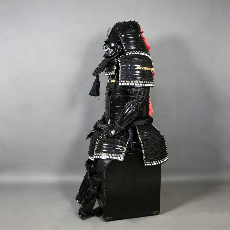 Black and Gold Patterned Samurai Armor Replica, Handmade Iron Craft, Floor Display Piece - Image 2