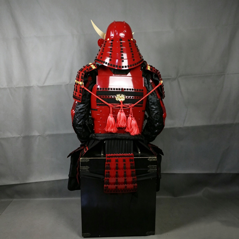 Japanese Sengoku-Period Kishibe Red Samurai Armor Full Set Replica, Iron Construction, Display and Coswear Use - Image 4