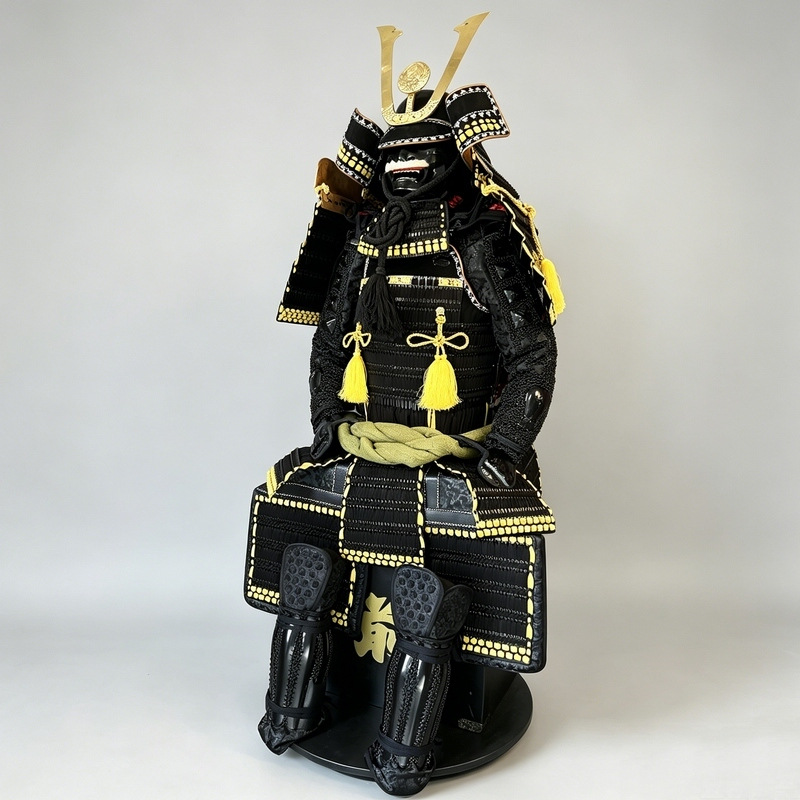 Japanese-Style Full-Body Samurai Armor Replica, Gold-Plated Iron Display Armor with Front Pocket - Image 3