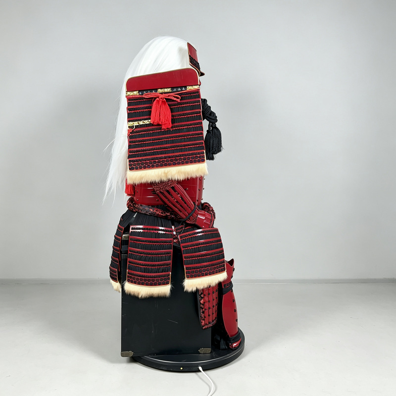 Japanese-style Sengoku Red Lacquer Samurai Armor Set with Golden Family Crest, Display Replica - Image 3
