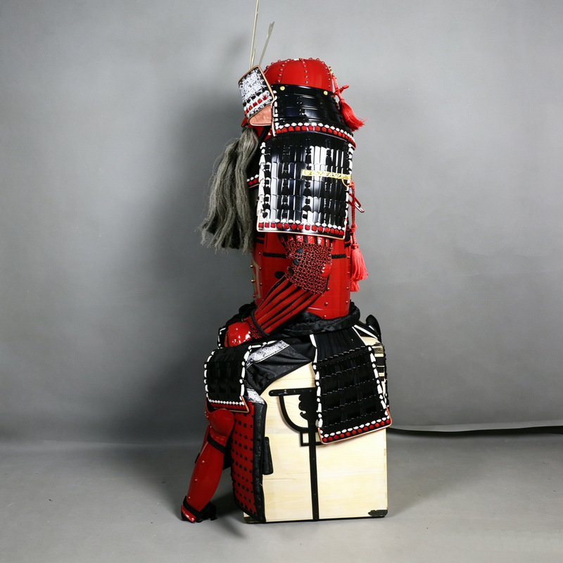 Japanese Samurai Armor Ornament Model, Handmade Iron Desktop Collectible, Wooden Box Display Piece - Image 3