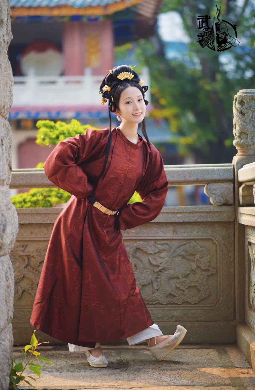 Women's round-collar robe volume-style round-collar robe subtle-pattern women's round-collar robe restored dark-red women's round-collar robe - Image 3
