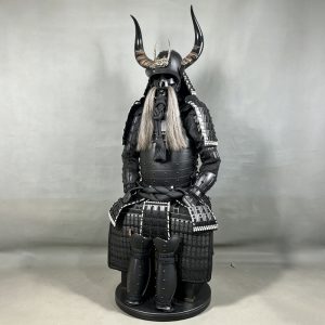 Japanese-style Dark Fantasy Warrior Full-Body Armor Horned Helmet Display Model