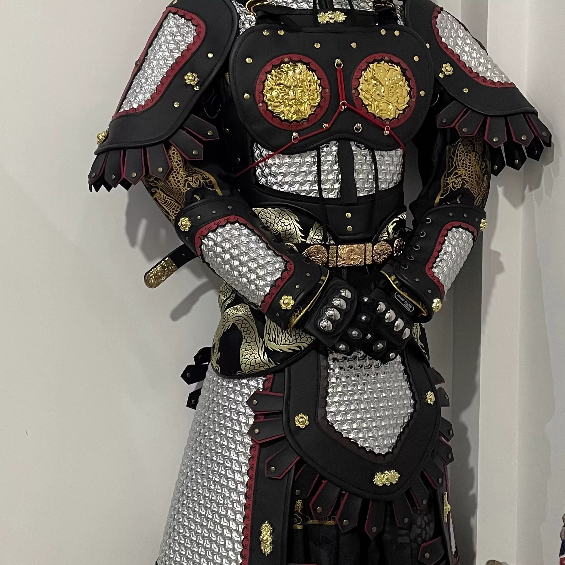 Unisex Alloy Breastplate, Life-Size Wearable China-Chic Chest Armor Accessory - Image 3