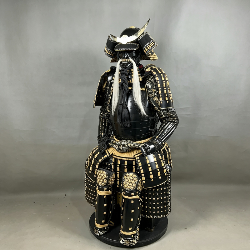 Japanese-style Ghost Face Mask, Black Base with Gold-Plated Samurai Armor Design, Decorative Film Prop Ornament - Image 2