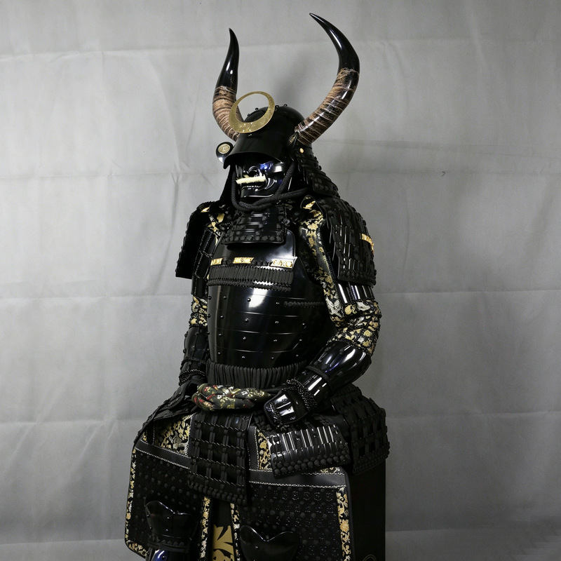 Black and Gold Sengoku Warrior Armor Replica, Hand-Sewn Japanese-Style Display Armor for Exhibition Halls - Image 2