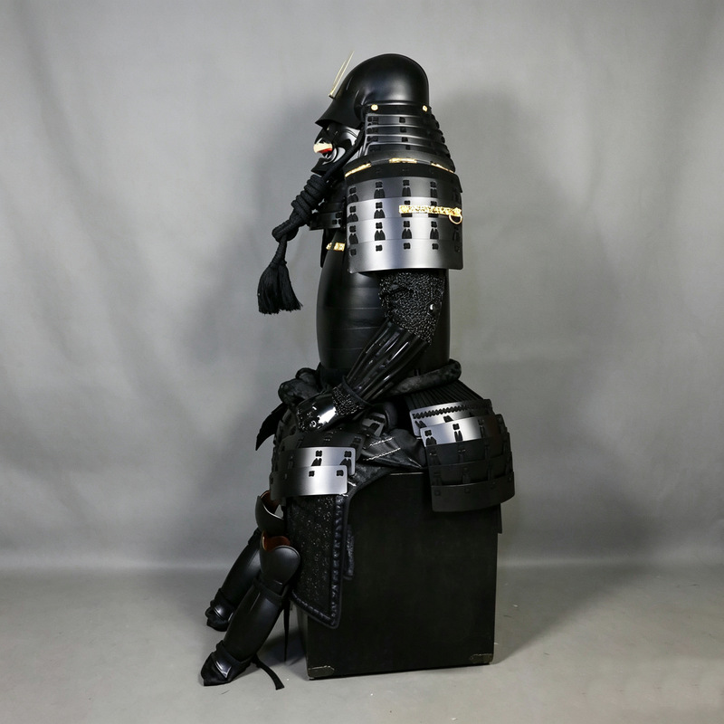 Vintage Japanese-Style Samurai Armor Replica, Black and Silver Handcrafted Display Suit - Image 2