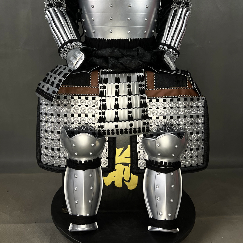 Custom-Made Wearable Japanese Samurai Armor Set with Kabuto Helmet, Warring States General Style, Gold Finish - Image 4