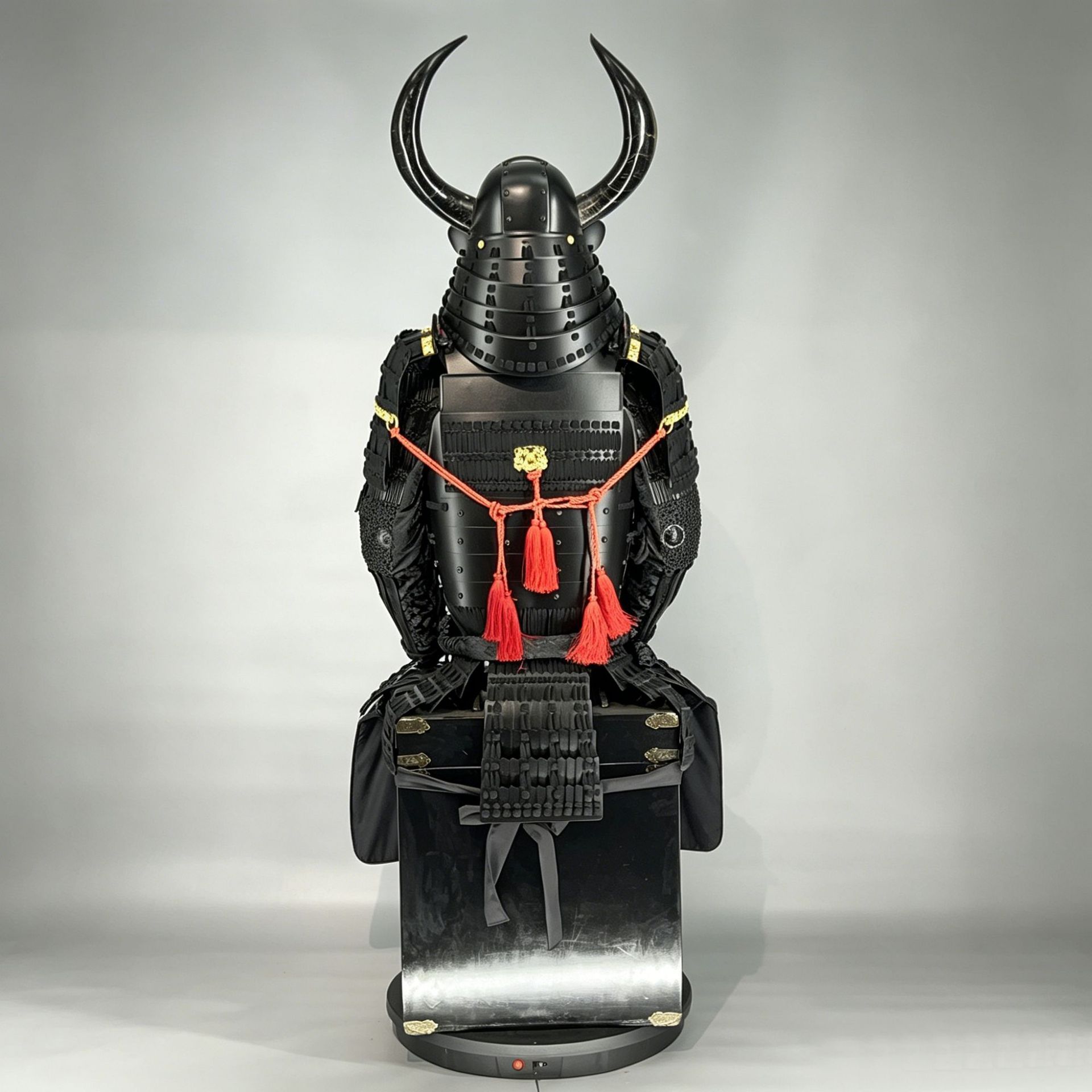 Japanese-Style Samurai Kabuto Helmet Replica, Black and Gold Crescent Horn Crest, Display Decor - Image 4
