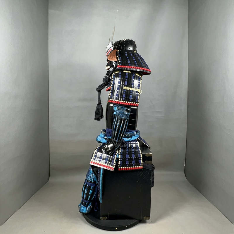 Japanese General's Full-Body Armor Replica, Blue Silk Do-maru-style Samurai Armor for Display - Image 3