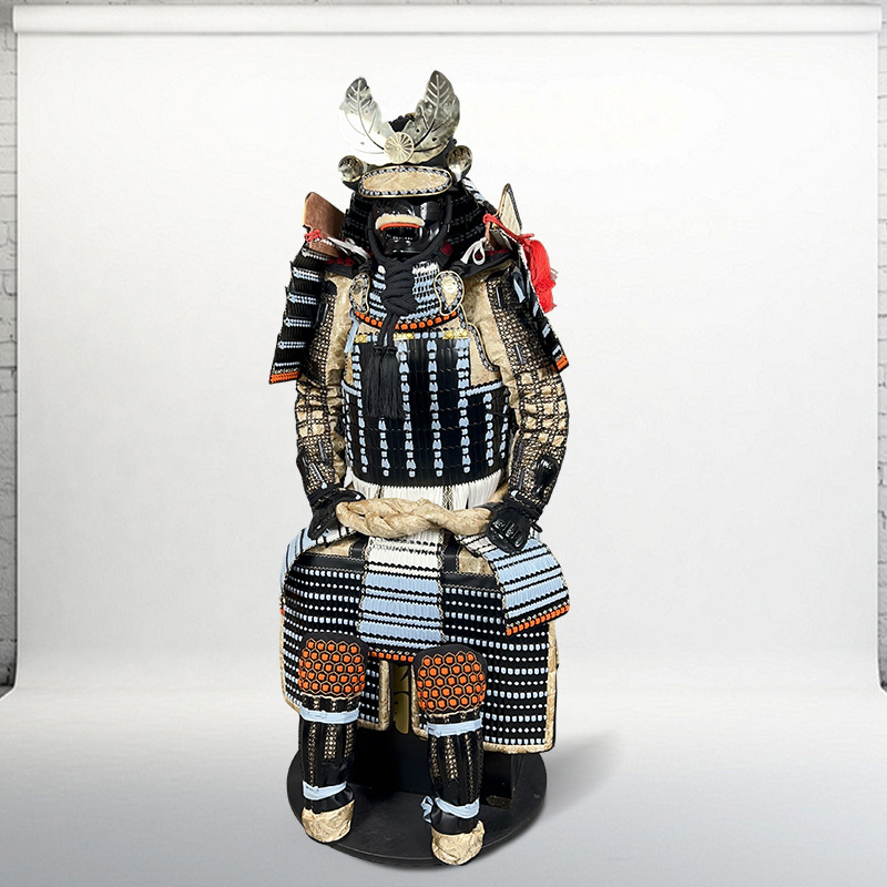 Wearable Japanese Samurai Armor Suit Replica, Iron Construction, Black-Gold Finish, Classical Display Style - Image 3