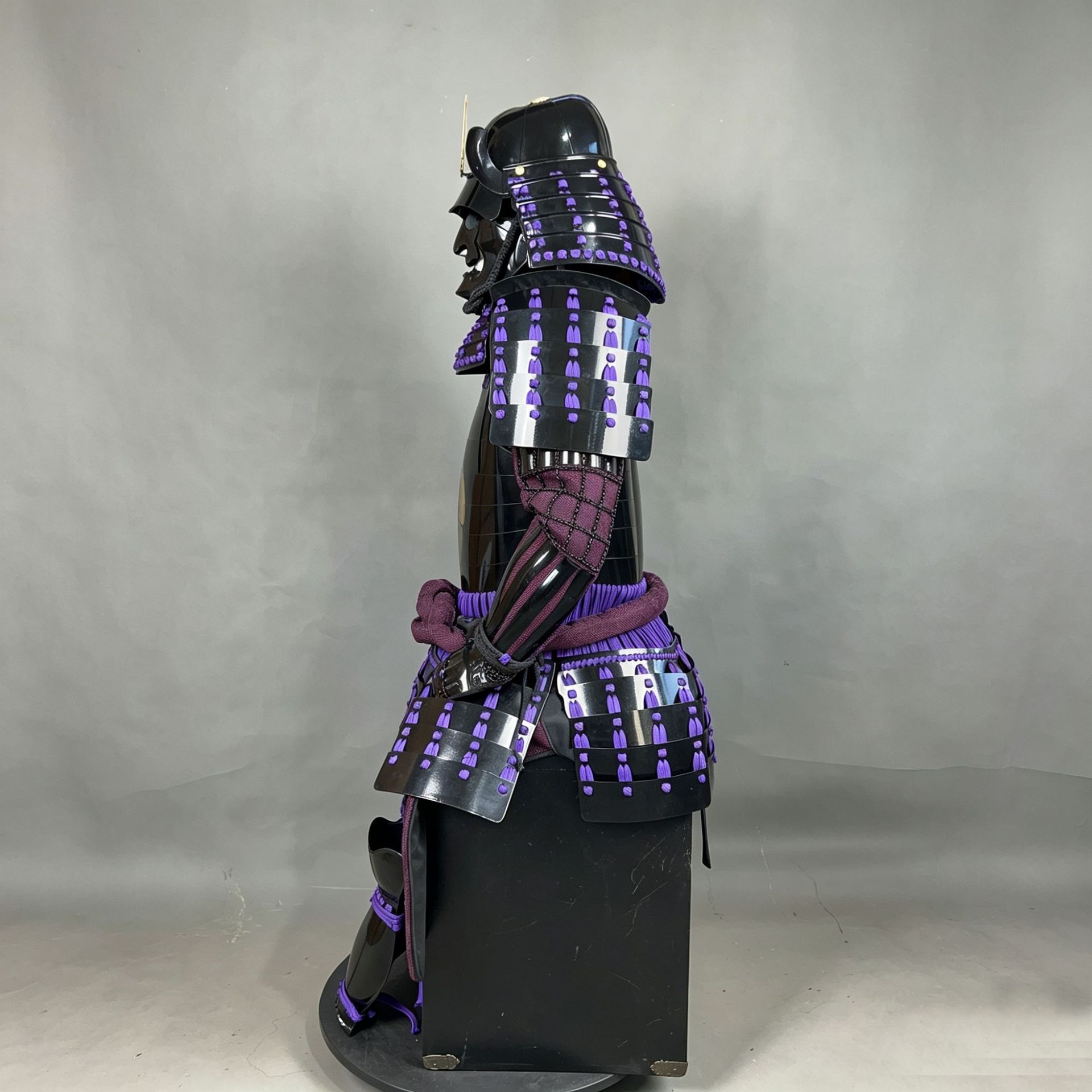 Black and Purple Japanese-Style Samurai Armor with Golden Cherry Blossom Crest, Display Suit - Image 2
