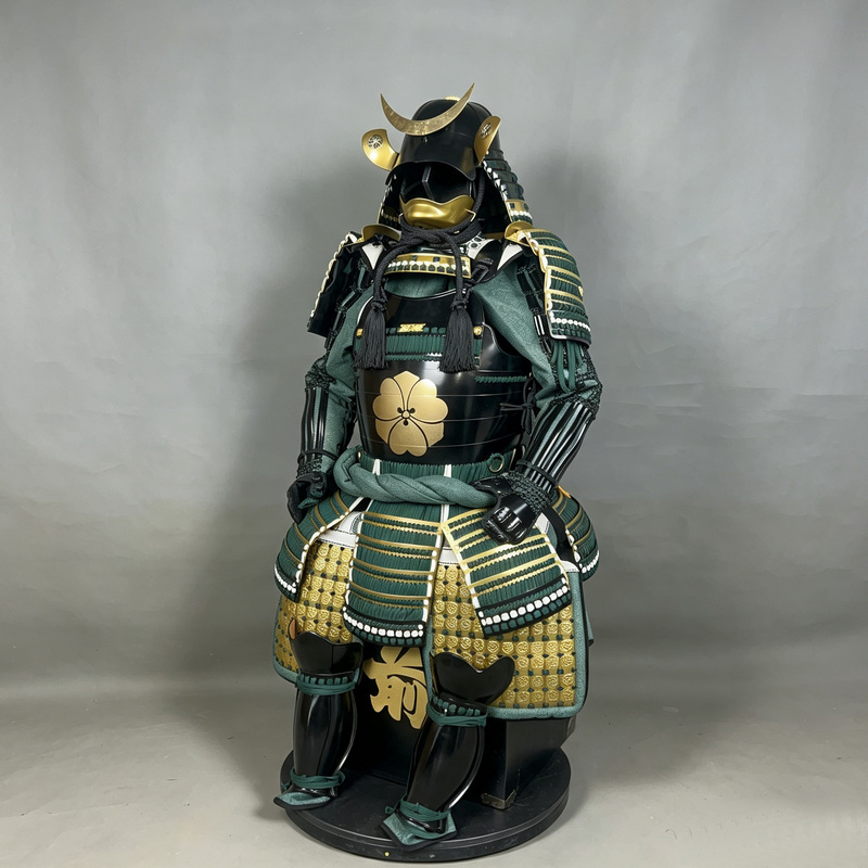 Japanese-style Martial Armor Set in Green and Gold with Cherry Blossom Crest and Crescent Front Helmet - Image 2