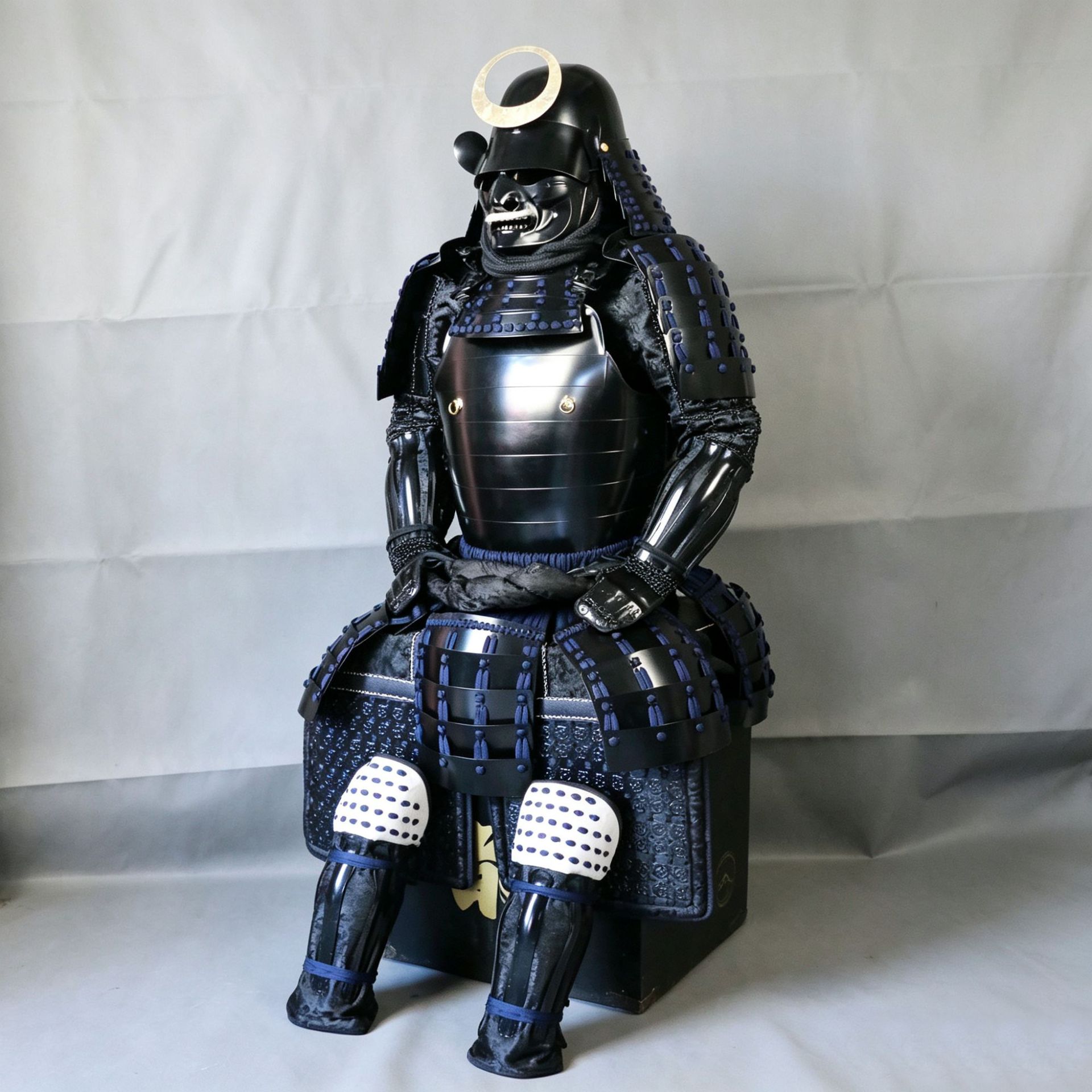Japanese-style Black Samurai Armor with Blue Cords, Warlord Display Replica for Taverns and Restaurants - Image 2