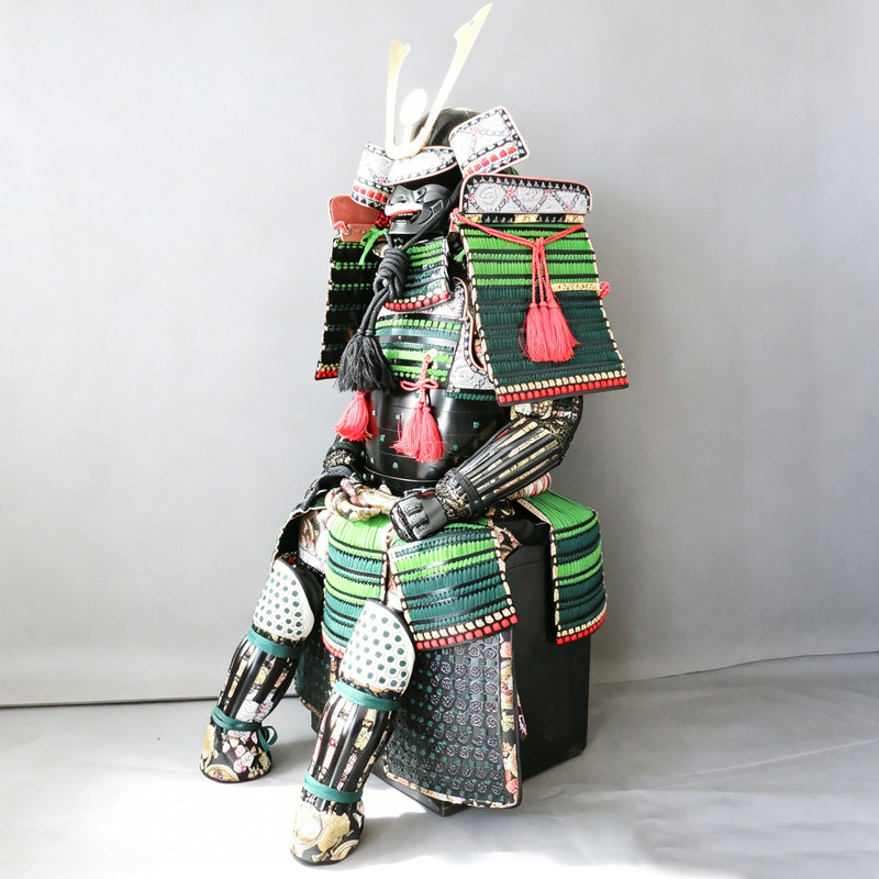 Handmade Iron Japanese Samurai Armor Model Ornament with Wooden Box, Classical Tea Room and Izakaya Display Decor - Image 4