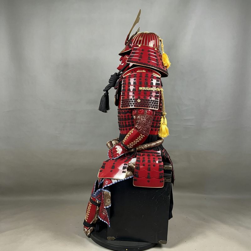 Bright Red Japanese Samurai Armor Replica with Gold Maedate and Suneate, Classical Display Suit - Image 3