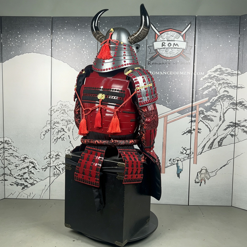 Japanese-style Red Horned Samurai Armor Replica, Iron Construction, Restaurant Display and Stage Prop - Image 3