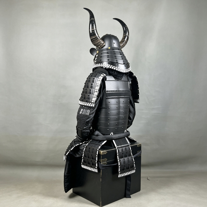 Japanese-style Dark Fantasy Warrior Full-Body Armor Horned Helmet Display Model - Image 4