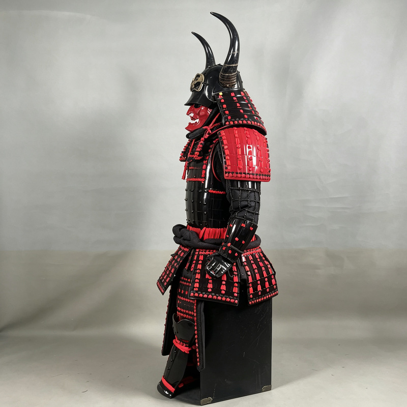 Black and Red Horned Japanese Samurai Armor Replica, Large Decorative Display Prop for Restaurants, Clubs and Stage Role-Play - Image 2