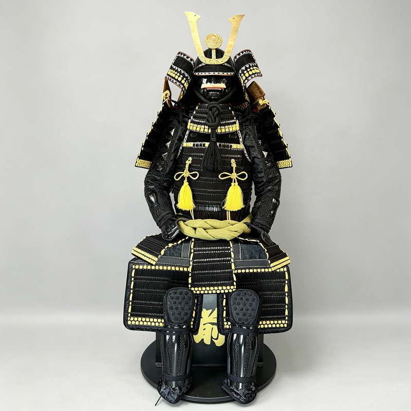 Japanese-Style Full-Body Samurai Armor Replica, Gold-Plated Iron Display Armor with Front Pocket - Image 2