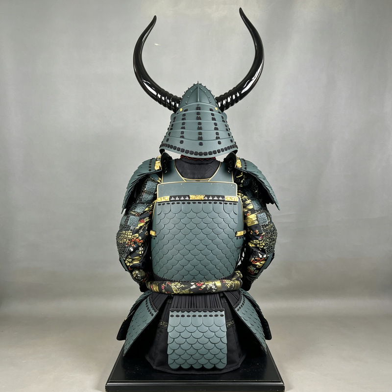 Japanese-style Horned Samurai Armor Replica, Film Prop, Floor-standing Display Ornament - Image 4
