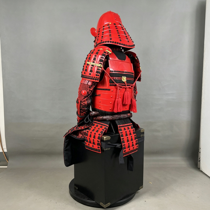 Flame Red Japanese-Style General Full-Body Armor Replica with Helmet and Coat of Arms Display Ornament - Image 4