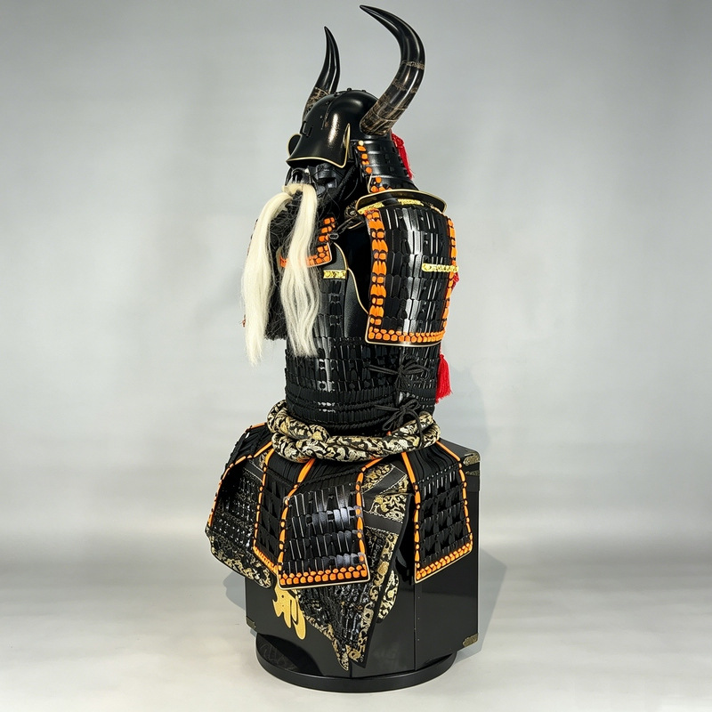 Long White-Haired Ghost Face Japanese Samurai Armor Replica with Horned Kabuto Helmet, Floor-Standing Decorative Ornament - Image 3