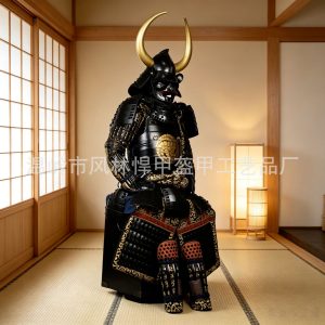 Japanese-Style Samurai Armor Metal Craft Ornament, Black Iron Display Piece