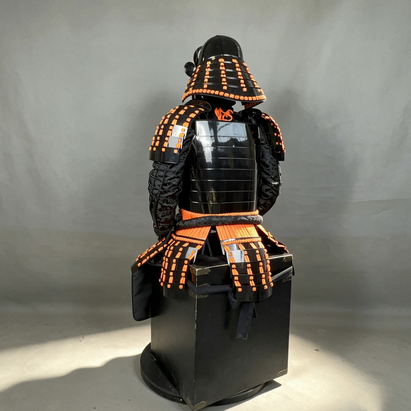 Japanese-style Samurai Armor Set, Orange and Black, Iron Construction, Display Armor for Role-Playing Venues - Image 4