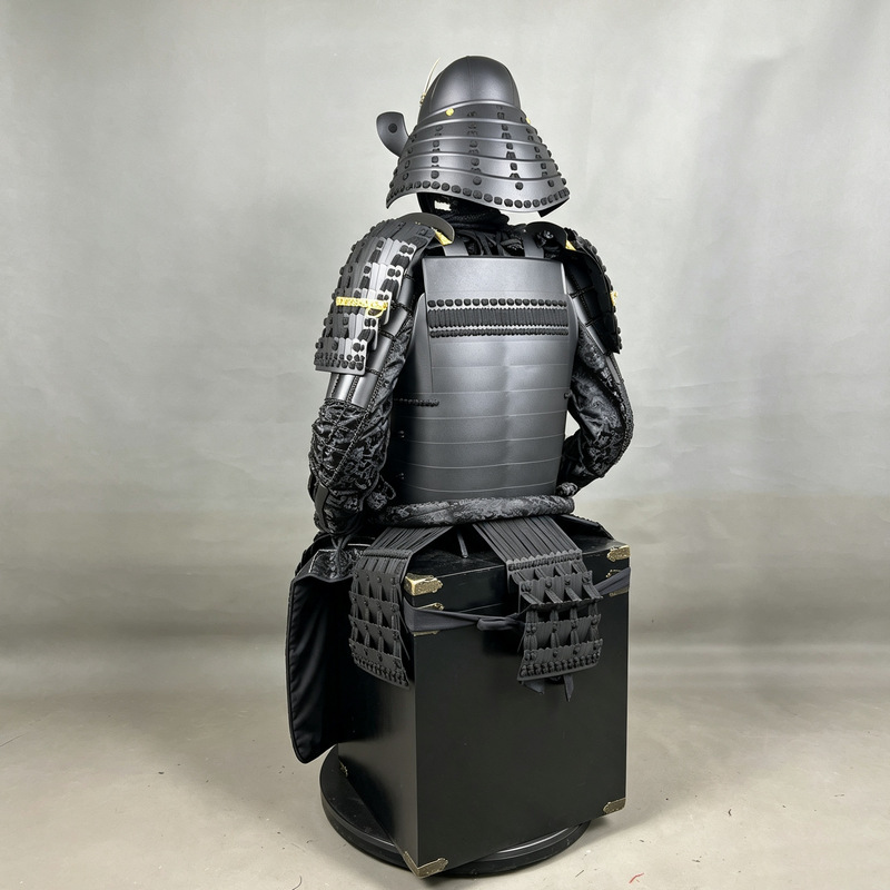 Matte Black Japanese-style Samurai Armor Decorative Replica with Wooden Crate Packaging - Image 4