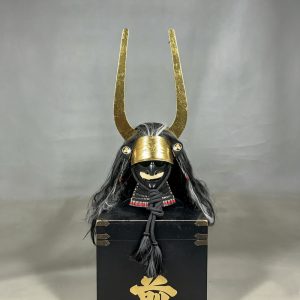 Golden Double-Horned Samurai Helmet Prop with Wig and Face Mask, Japanese-Style Display Ornament