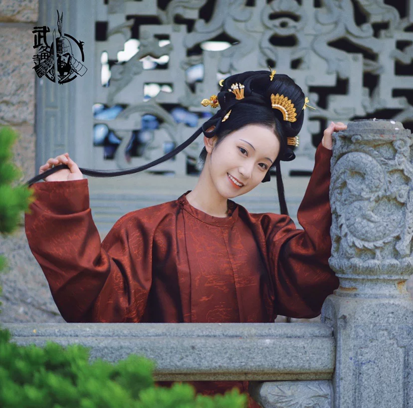 Women's round-collar robe volume-style round-collar robe subtle-pattern women's round-collar robe restored dark-red women's round-collar robe - Image 5