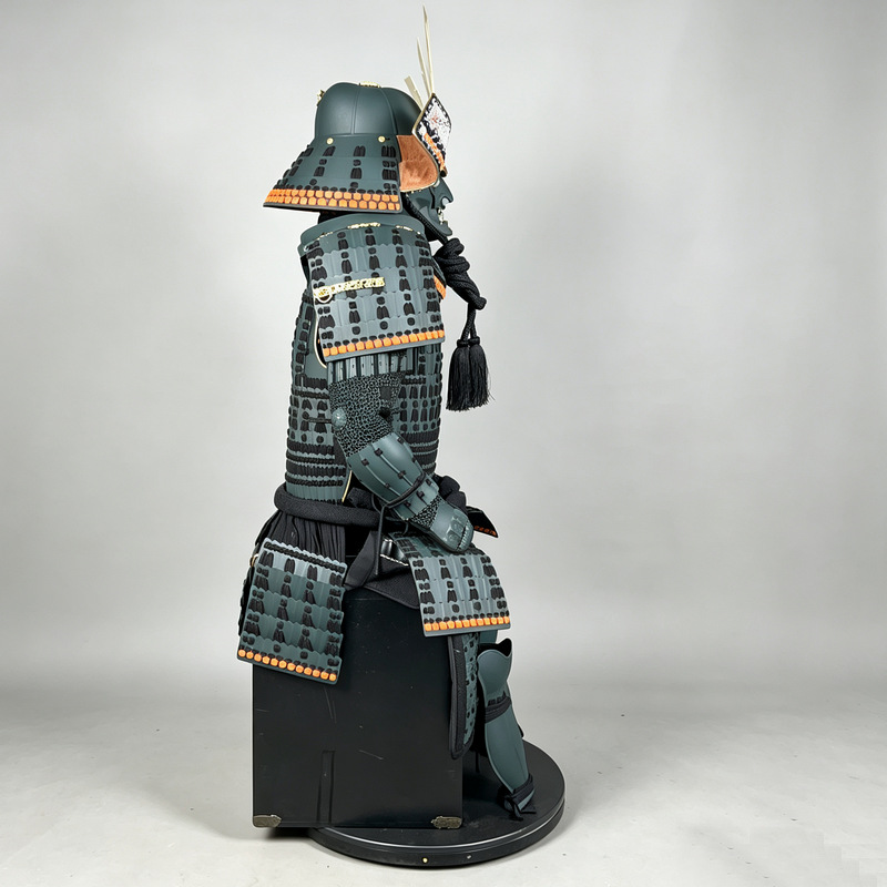 Japanese-style Samurai Armor Model, Iron Construction, Classical Display Replica for Home and Film Props - Image 3
