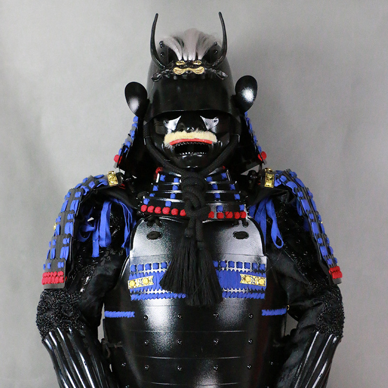 Customized Wearable Japanese Samurai Armor and Kabuto Helmet Set, Handcrafted Iron Replica for Restaurant Display - Image 2