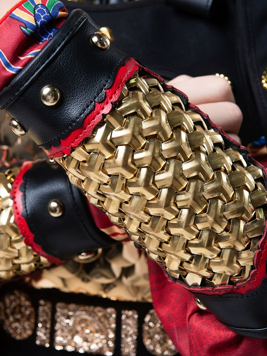 Ming Mountain-Pattern Arm Guards – Gold Chainmail Bracers for Feiyufu & Hanfu - Image 3
