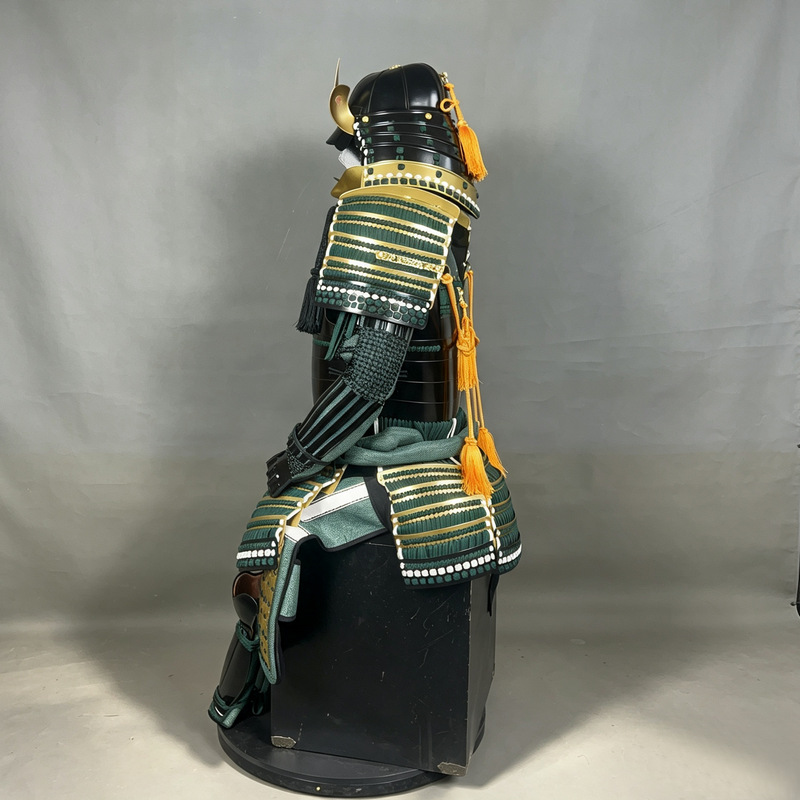 Japanese-style Martial Armor Set in Green and Gold with Cherry Blossom Crest and Crescent Front Helmet - Image 3
